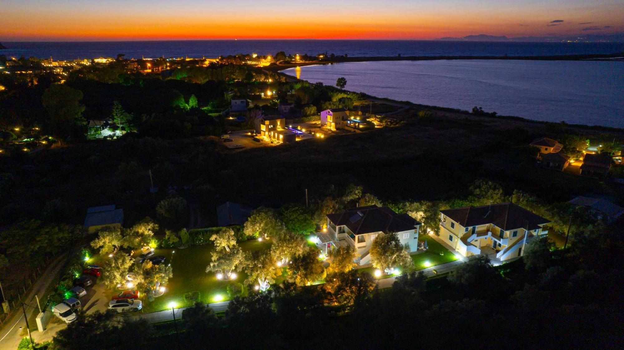Elaia - & * Lefkada City